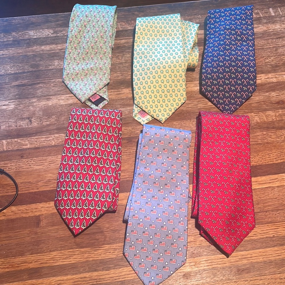 Vineyard vines tie bundle